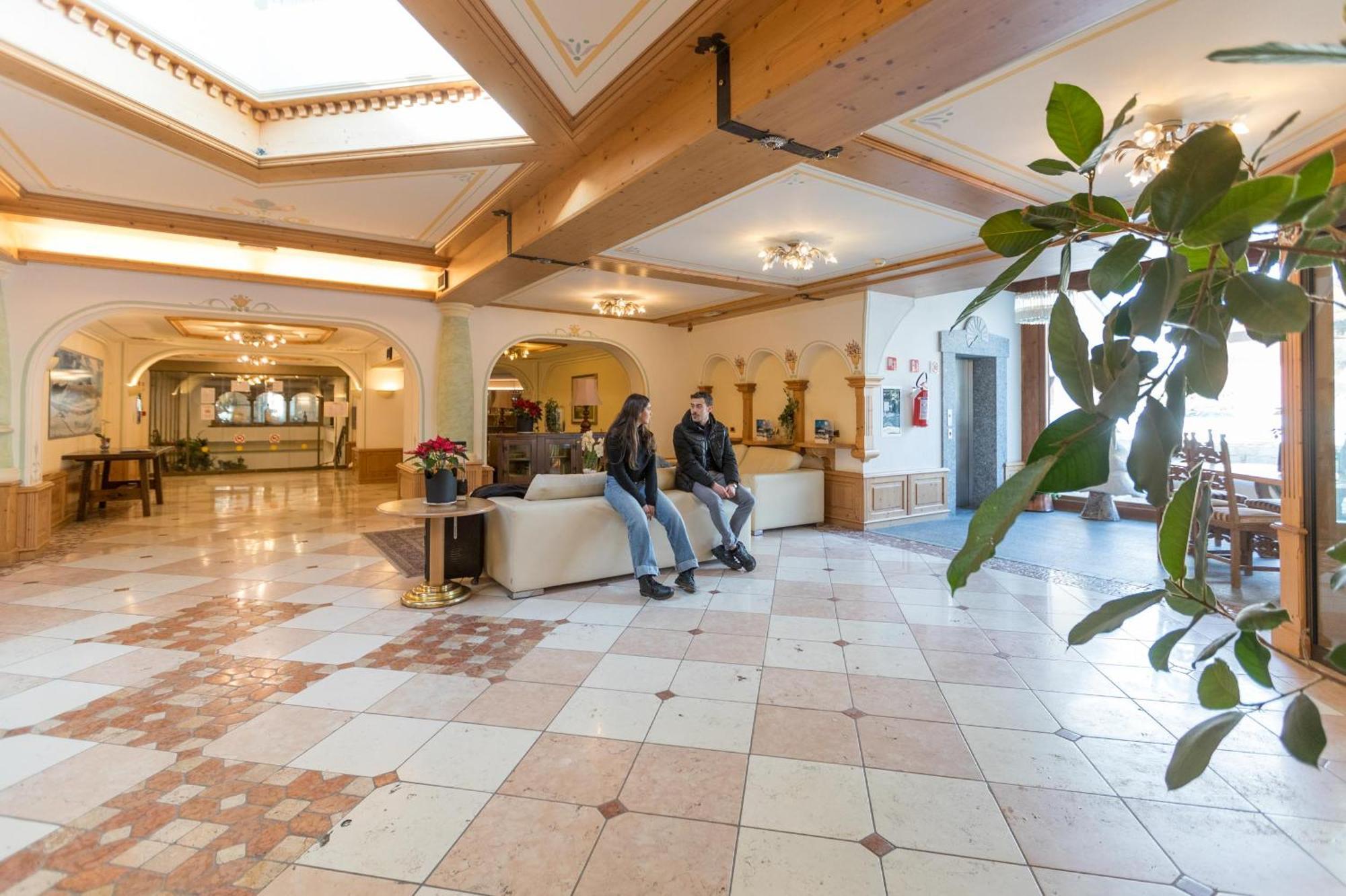 Hotel Intermonti Livigno Exterior photo