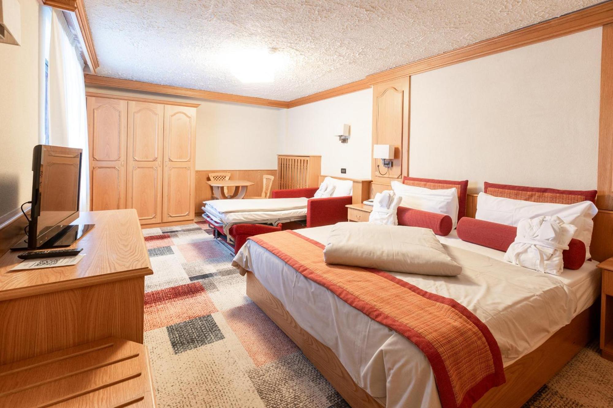Hotel Intermonti Livigno Exterior photo