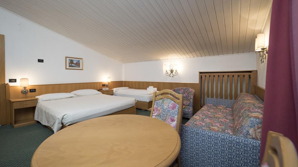 Hotel Intermonti Livigno Exterior photo